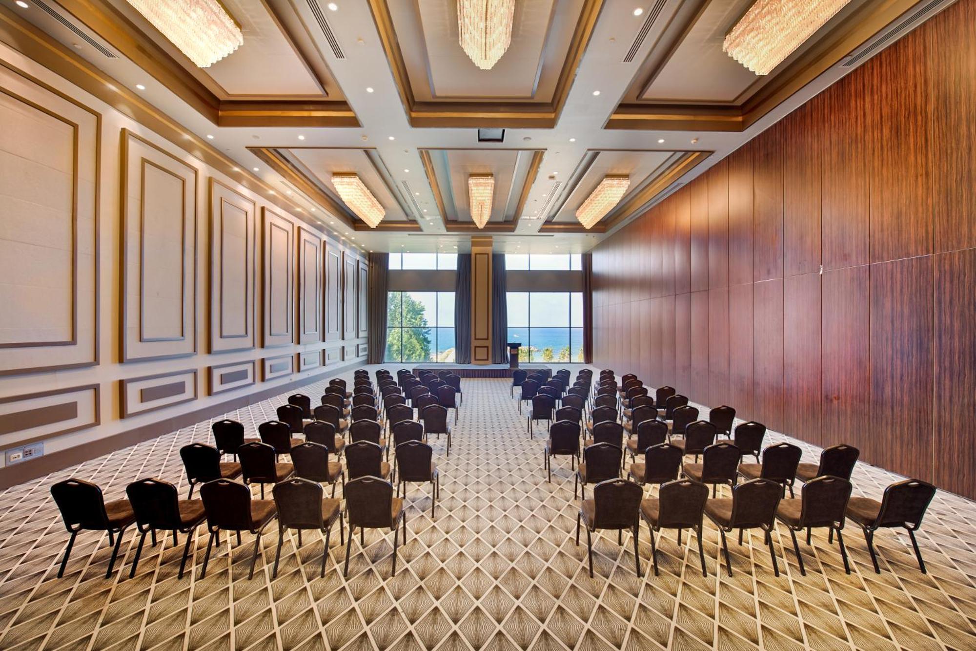 ホテル ラマダ プラザ バイ ウィンダム トラブゾン エクステリア 写真 Meeting room