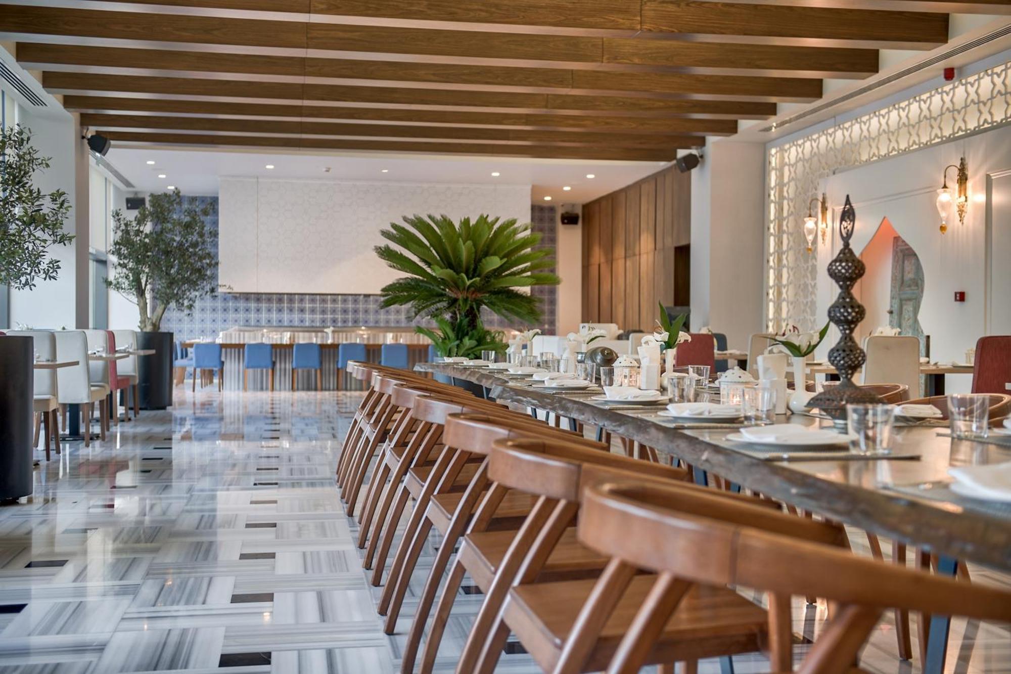 ホテル ラマダ プラザ バイ ウィンダム トラブゾン エクステリア 写真 The restaurant